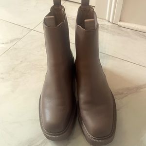 Laguna Chelsea Boot